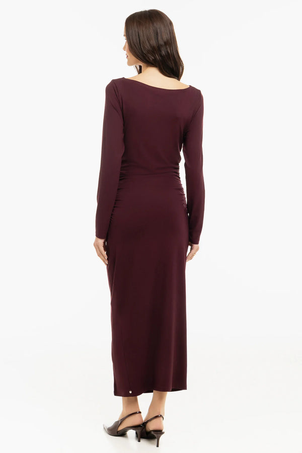 Elegantní dlouhé šaty s řasením – bordó