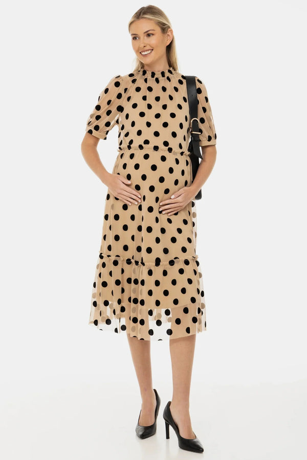 Vzdušné těhotenské šaty z puntíkovaného tylu – béžové