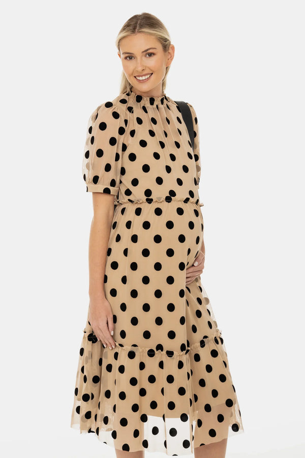 Vzdušné těhotenské šaty z puntíkovaného tylu – béžové