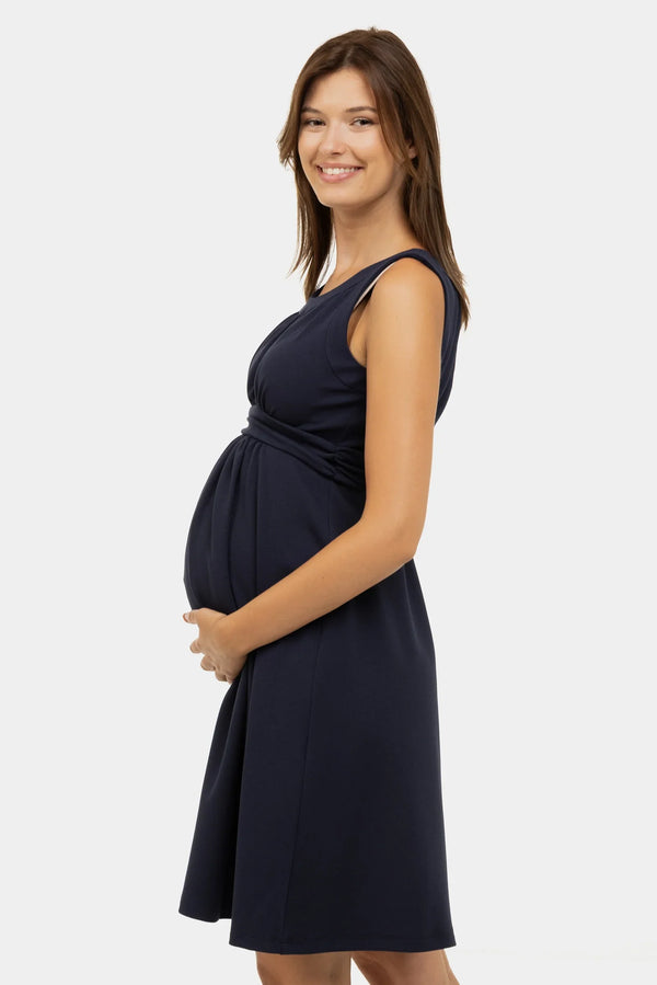 Elegantní těhotenské šaty s nabíráním v tmavě modré