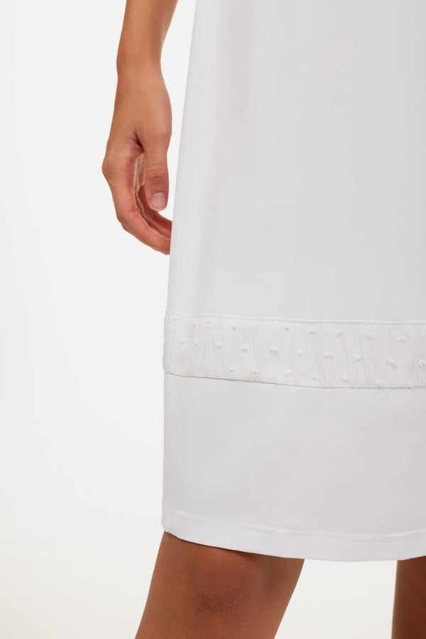 Těhotenské a kojící šaty s s tečkovanými prvky