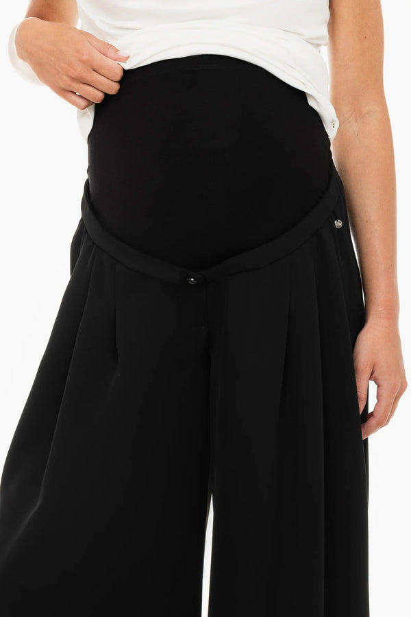 Elegantní černé těhotenské kalhoty se sklady