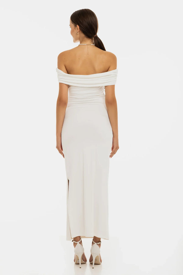 Dlouhé svatební šaty s řasením – ecru