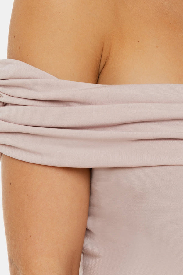 Elegantní těhotenský top s odhalenými rameny – pudrový