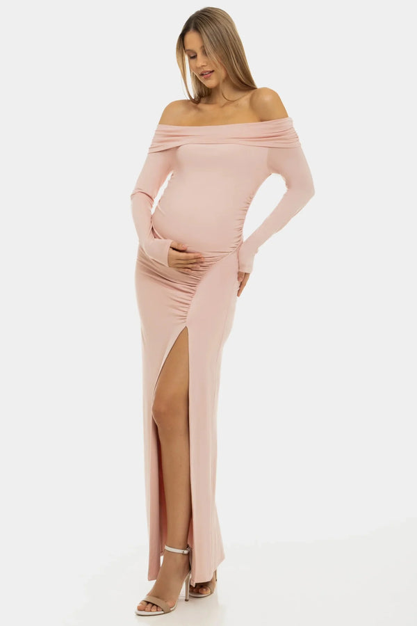 Dlouhé těhotenské šaty s odhalenými rameny - pudrové