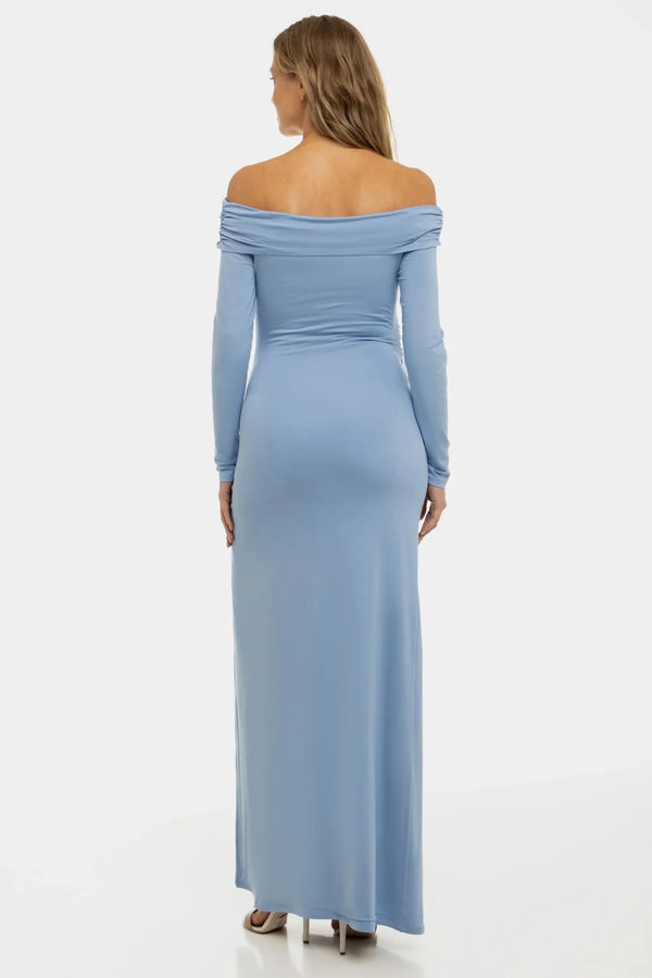 Dlouhé světle modré těhotenské šaty s odhalenými rameny