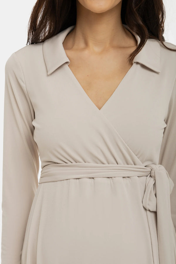 Vzdušné těhotenské a kojicí šaty s překříženým předním dílem – béžové