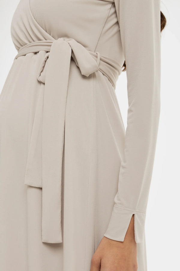 Vzdušné těhotenské a kojicí šaty s překříženým předním dílem – béžové