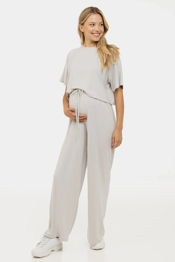 Měkký těhotenský crop top z modalu – světle šedý