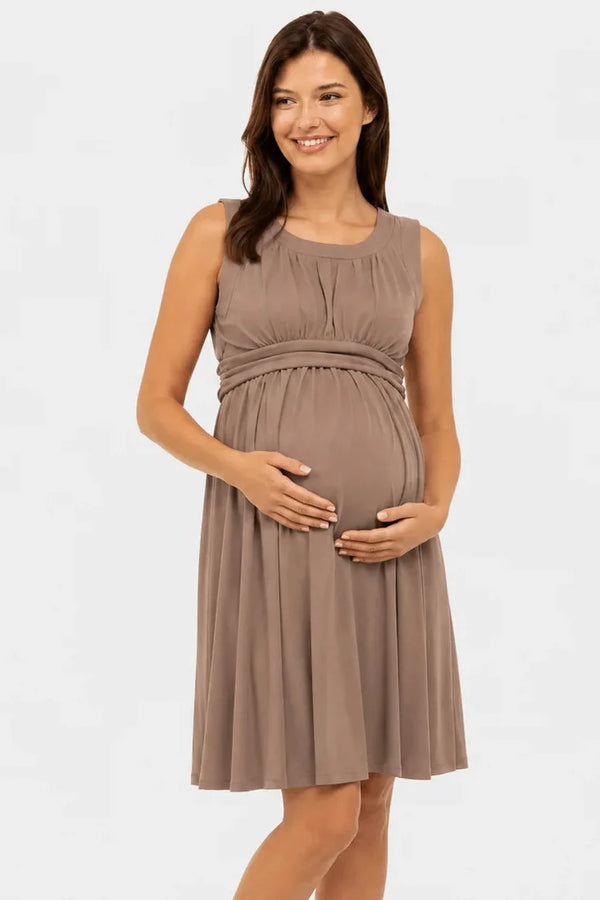 Elegantní těhotenské šaty s řaseným páskem – moka